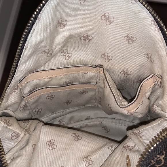 GUESS mini backpack - Picture 4 of 7